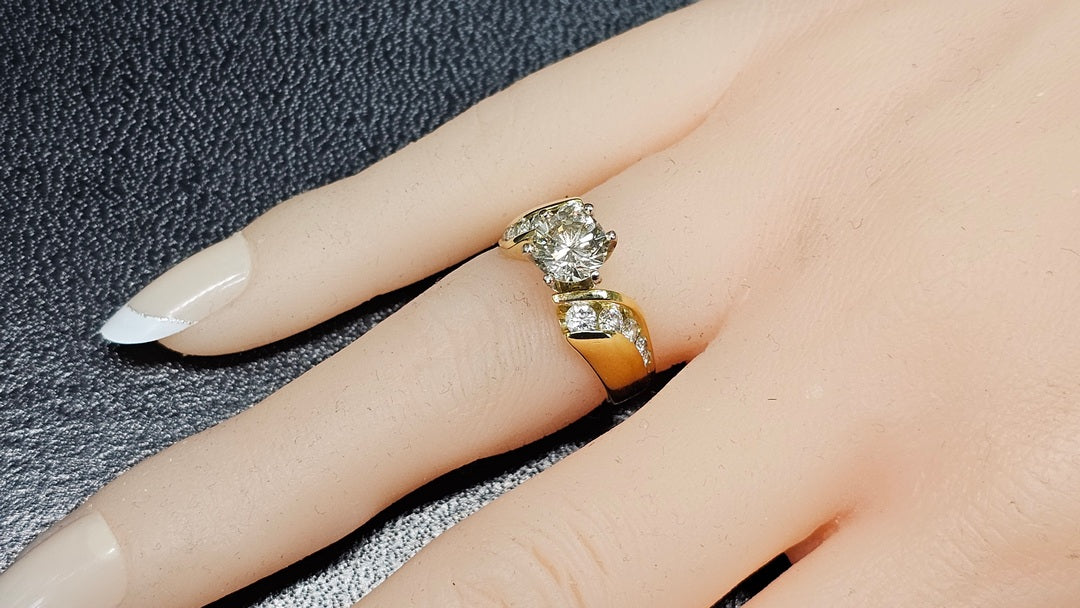 ESTATE 18K YELLOW GOLD 1.11 ct CENTER DIAMOND ENGAGEMENT RING 7.1 GR Size 6