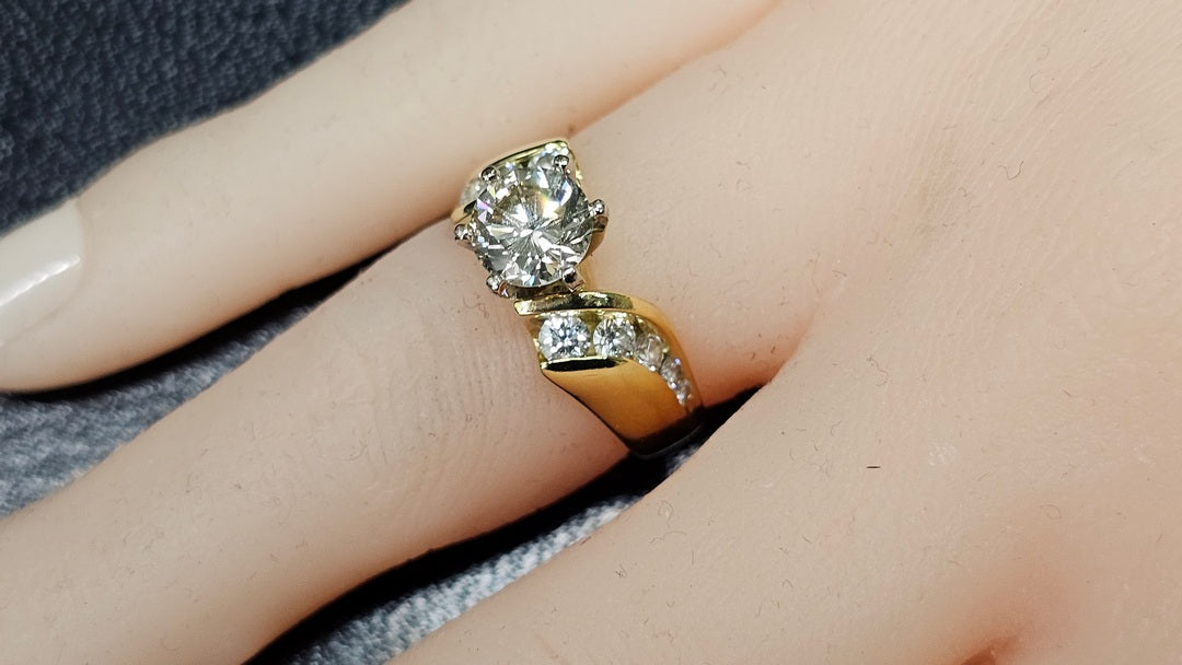 ESTATE 18K YELLOW GOLD 1.11 ct CENTER DIAMOND ENGAGEMENT RING 7.1 GR Size 6