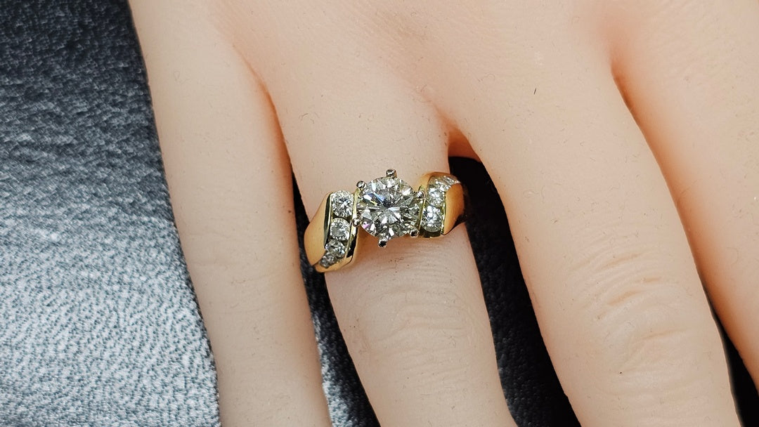 ESTATE 18K YELLOW GOLD 1.11 ct CENTER DIAMOND ENGAGEMENT RING 7.1 GR Size 6