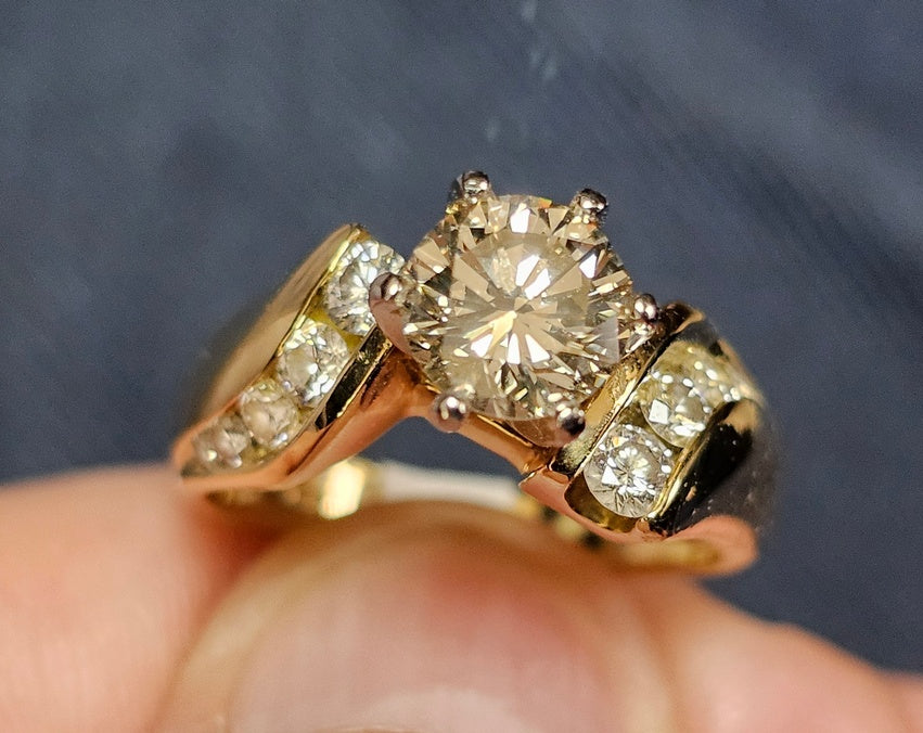 ESTATE 18K YELLOW GOLD 1.11 ct CENTER DIAMOND ENGAGEMENT RING 7.1 GR Size 6