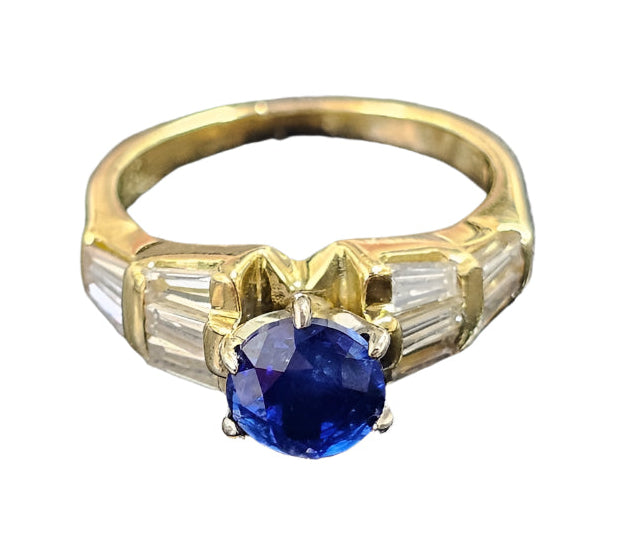 ROUND BLUE KYANITE BAGUETTE DIAMONDS RING 18k Yellow Gold, Size 6