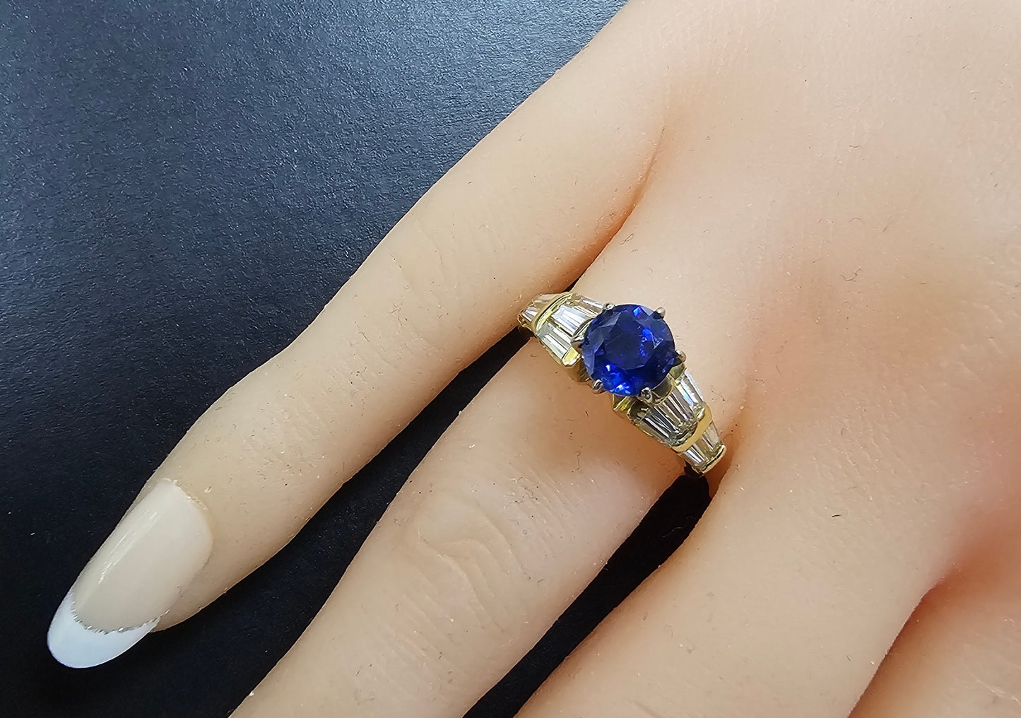 ROUND BLUE KYANITE BAGUETTE DIAMONDS RING 18k Yellow Gold, Size 6