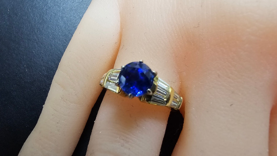 ROUND BLUE KYANITE BAGUETTE DIAMONDS RING 18k Yellow Gold, Size 6