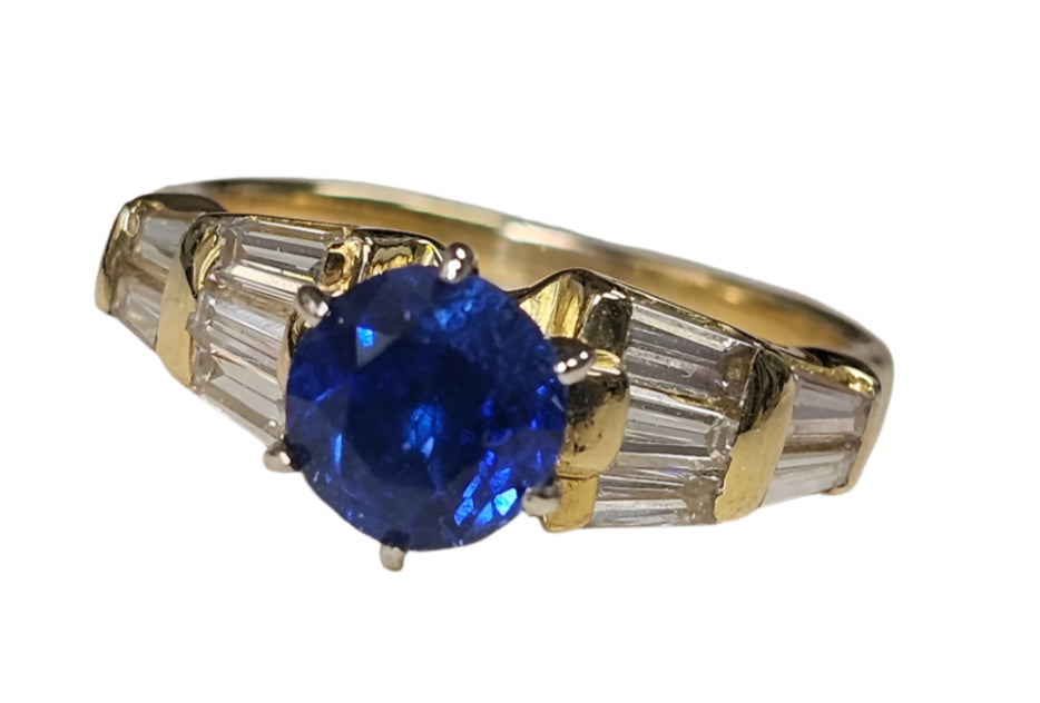 ROUND BLUE KYANITE BAGUETTE DIAMONDS RING 18k Yellow Gold, Size 6