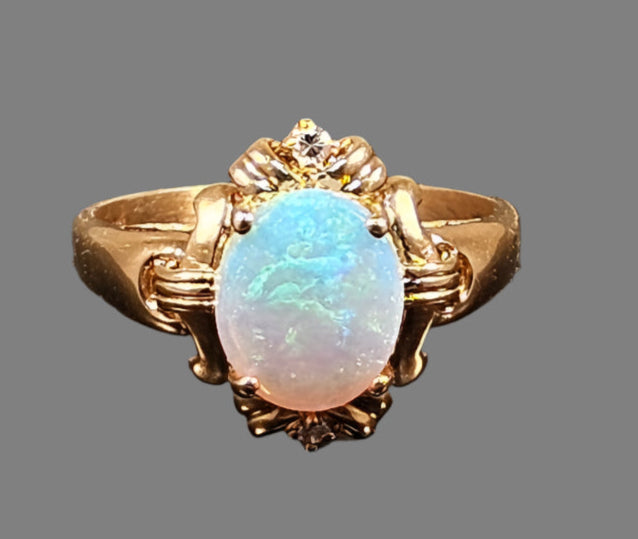 Vintage Stunning Oval Cabochon Opal & Diamond 14K Yellow Gold cocktail Ring Sz 7