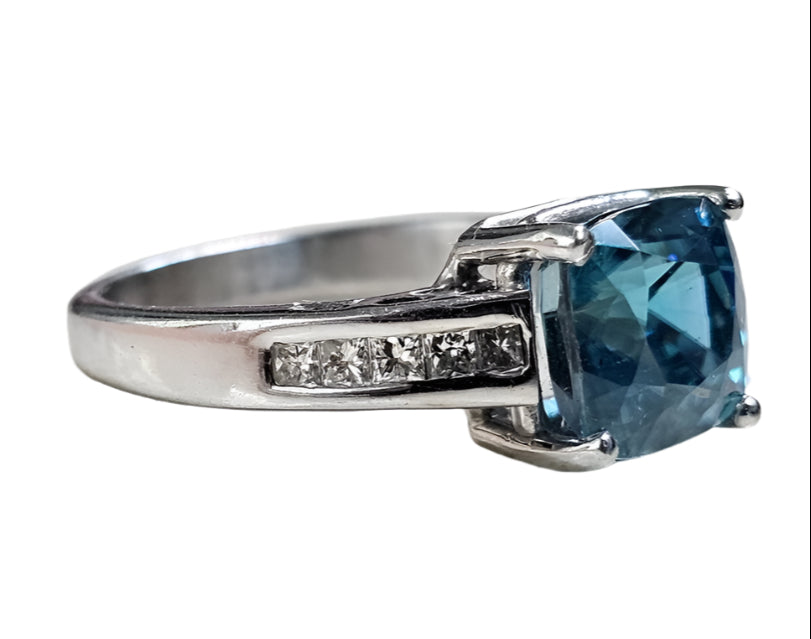 Gorgeous ~4 carats Cushion Blue Zircon Princess Diamond Ring 14k White Gold