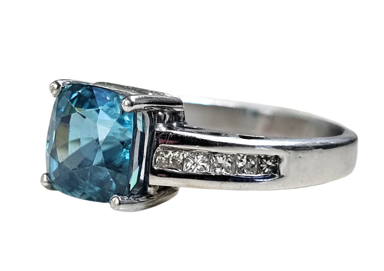 Gorgeous ~4 carats Cushion Blue Zircon Princess Diamond Ring 14k White Gold
