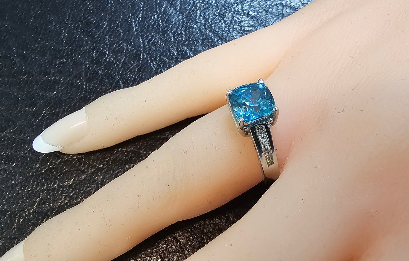 Gorgeous ~4 carats Cushion Blue Zircon Princess Diamond Ring 14k White Gold
