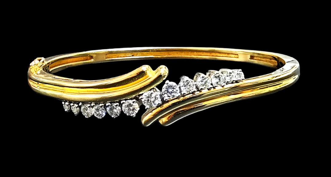 Vintage .90 Cts Round Brilliant Cut Diamonds Bangle Bracelet In 585 14K Gold