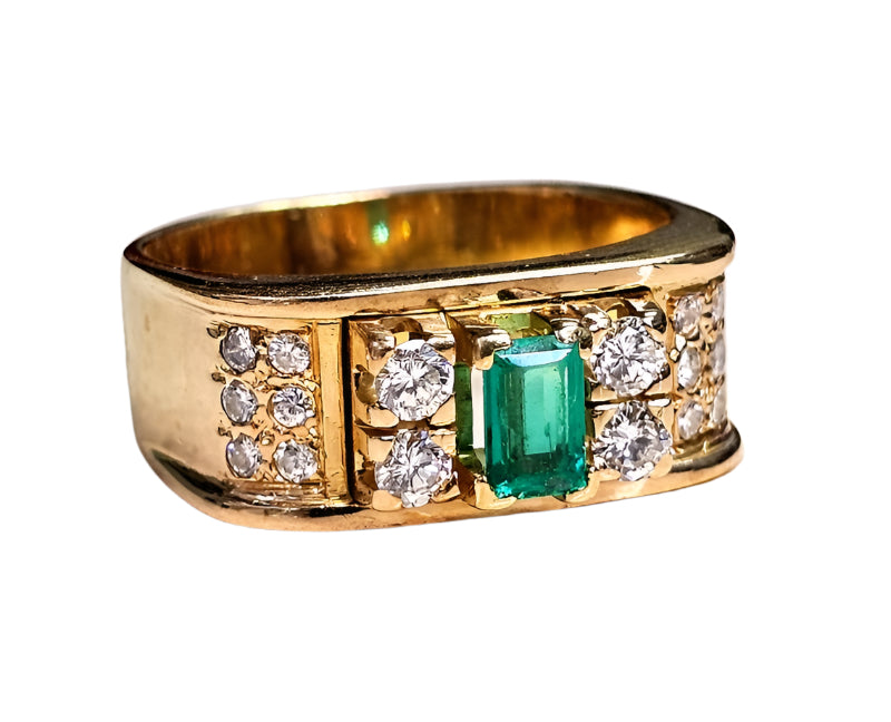 Vintage 18k Yellow Gold Natural Emerald & Diamond Ladies Band Ring 9.0g Sz8