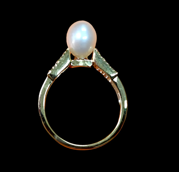 Classic 14k Solid Yellow Gold Tear Drop Pearl and Diamond Ring Size 6.5
