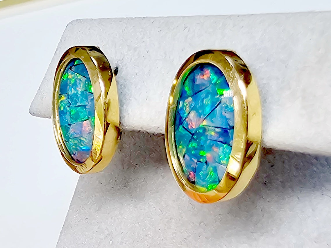 Vintage 14k Yellow Gold Fire Opal Doublet Inlay Mosaic Post Stud Earrings.