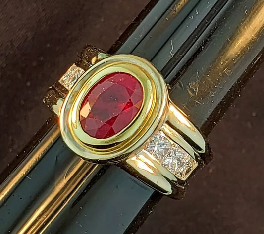 Estate 2.04 Carat Oval Gem Ruby and .94 cts Princess Diamonds 18k Gold Ring Size 7