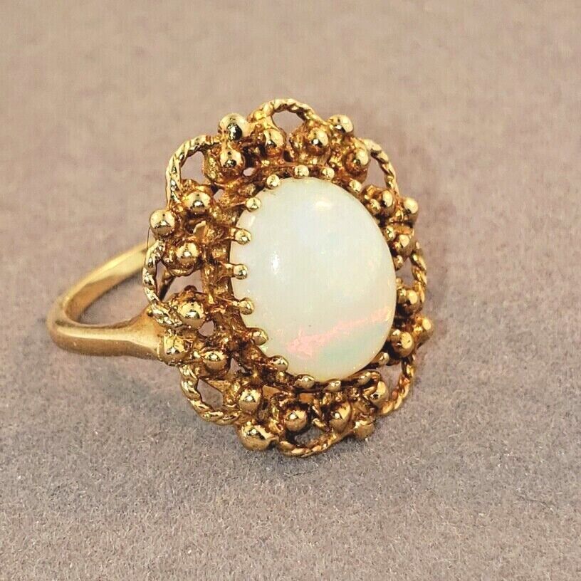 Vintage 3.00 ct Oval Cabochon Opal 10K Yellow Gold cocktail Ring Sz 7