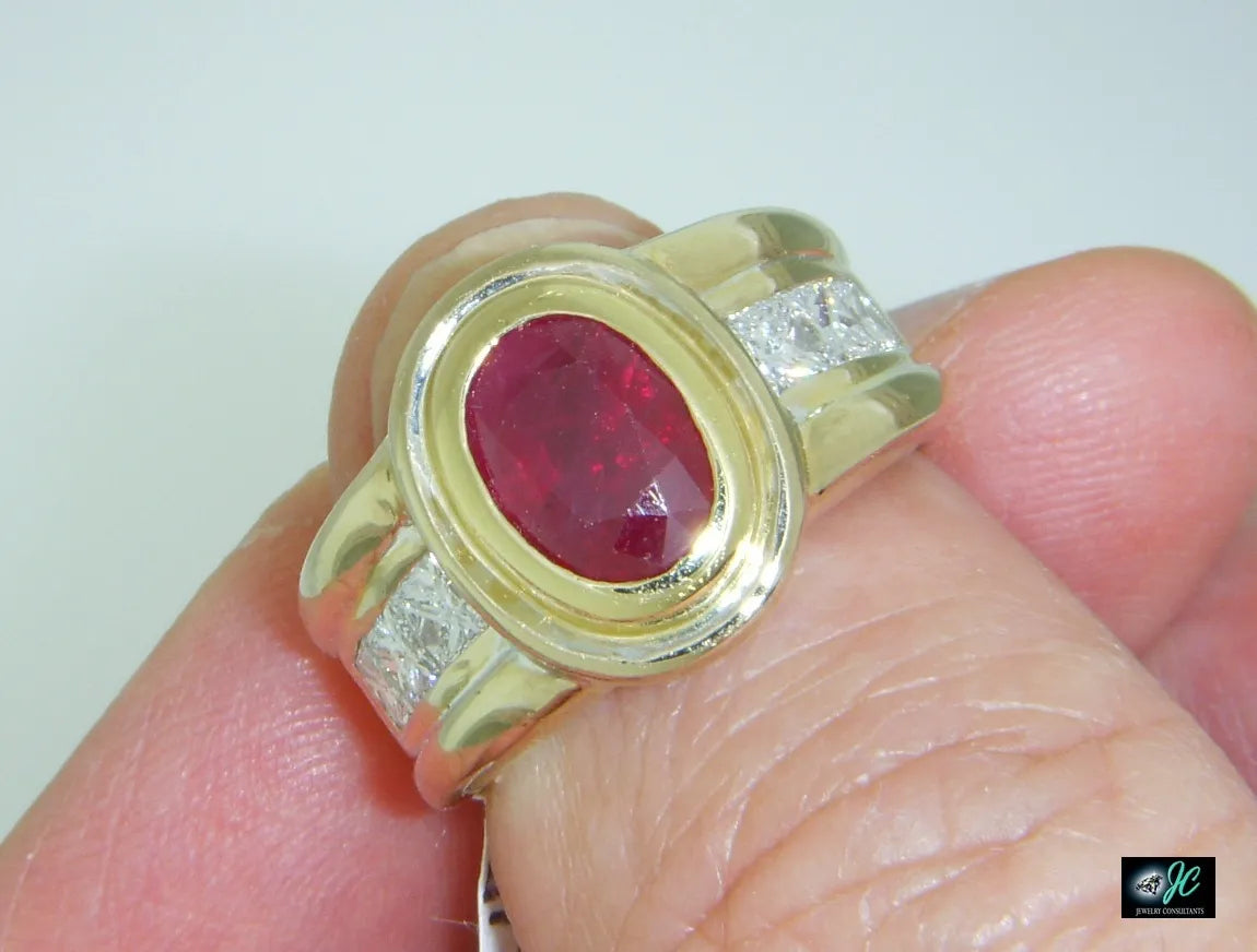 Estate 2.04 Carat Oval Gem Ruby and .94 cts Princess Diamonds 18k Gold Ring Size 7