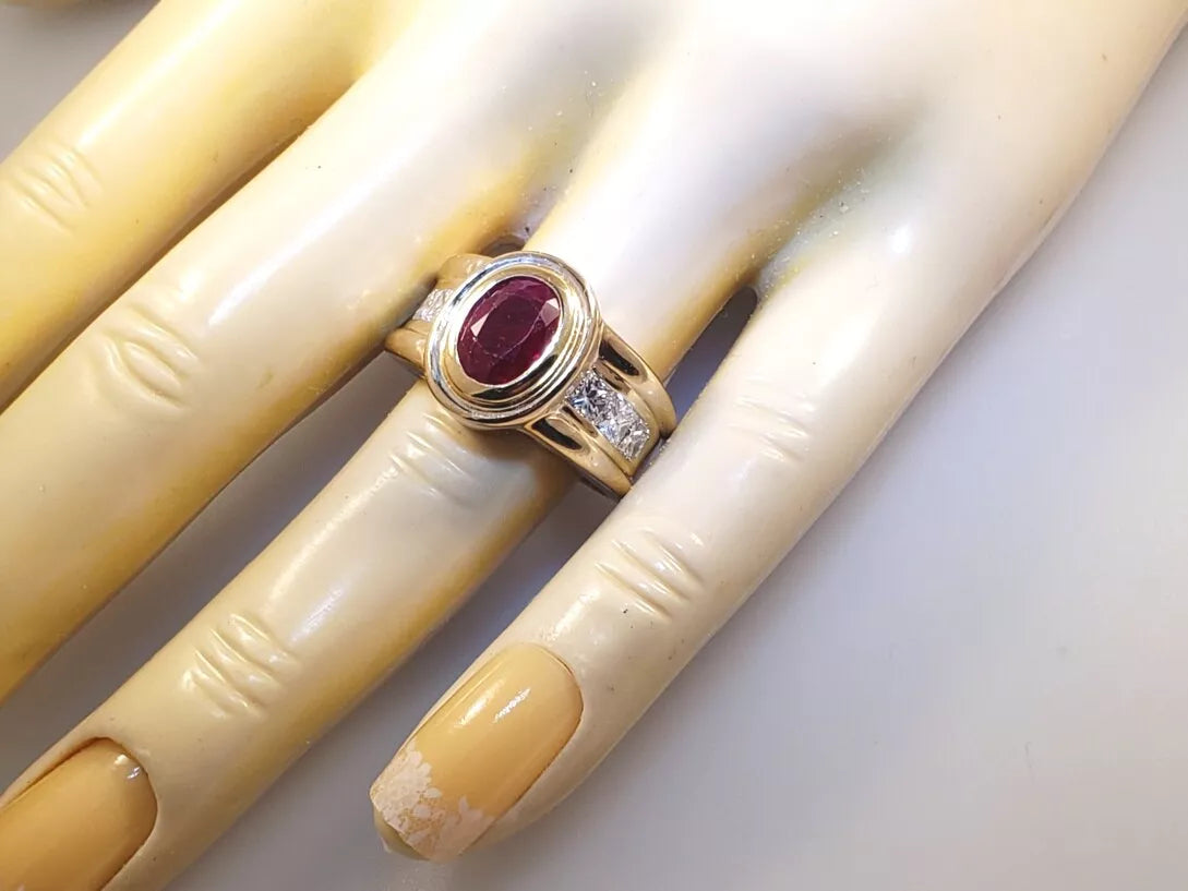 Estate 2.04 Carat Oval Gem Ruby and .94 cts Princess Diamonds 18k Gold Ring Size 7