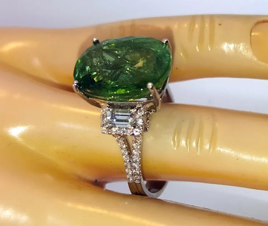 18k White Gold ~10ct Oval VIVID GREEN TOURMALINE Round + Trapezoid Diamond Ring
