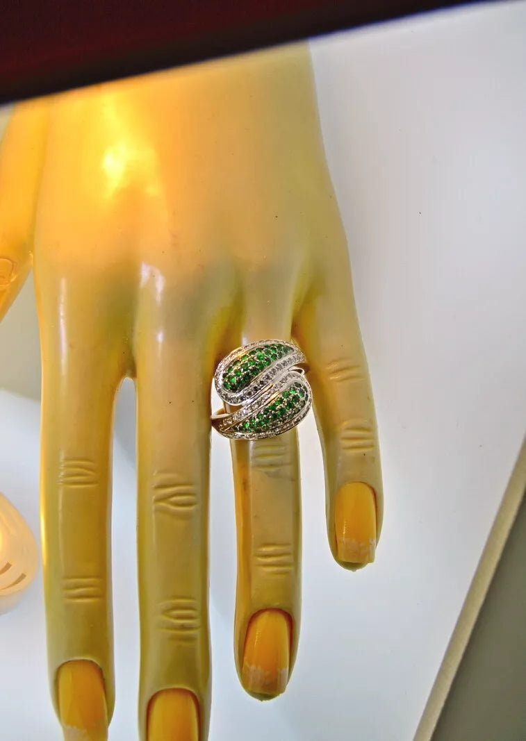 14 KT W GOLD GREEN TSAVORITE GARNETS & DIAMONDS YIN YANG BYPASS RING