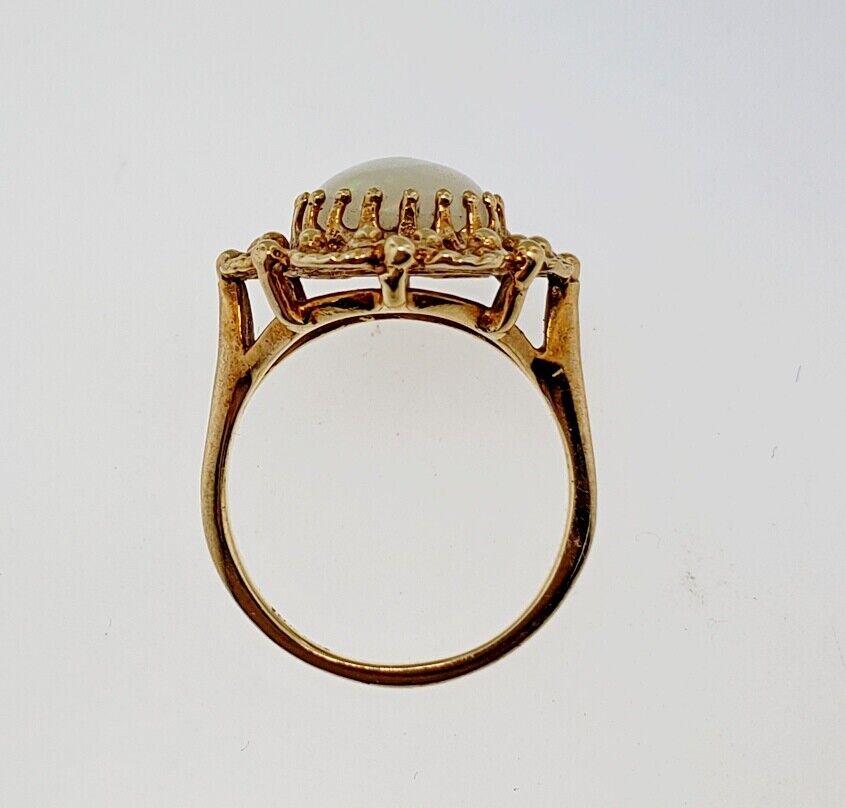 Vintage 3.00 ct Oval Cabochon Opal 10K Yellow Gold cocktail Ring Sz 7