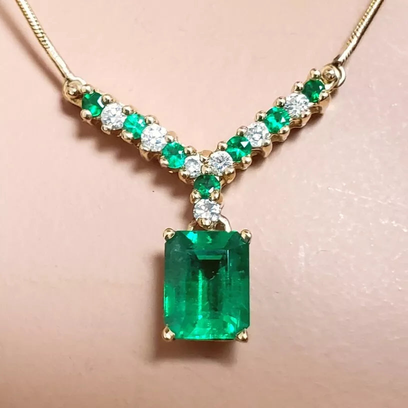 Vintage ~2.0 carats Emerald and Diamond 14K YELLOW GOLD PENDANT NECKLACE Italy