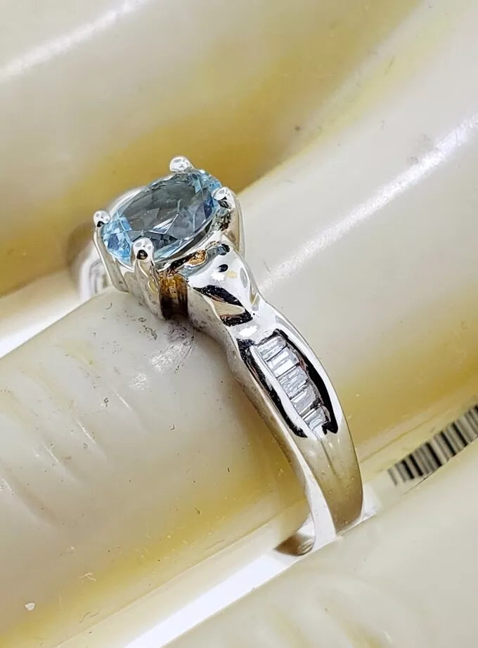 .50ct OVAL AQUAMARINE and .25ct BAGUETTE DIAMONDS RING 14k WHITE GOLD, Size 7