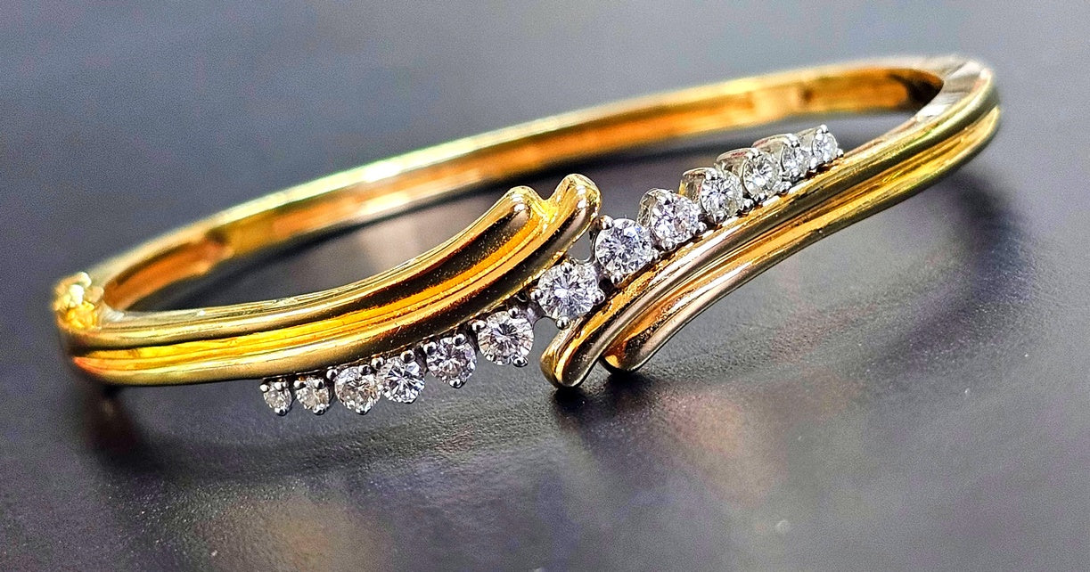 Vintage .90 Cts Round Brilliant Cut Diamonds Bangle Bracelet In 585 14K Gold