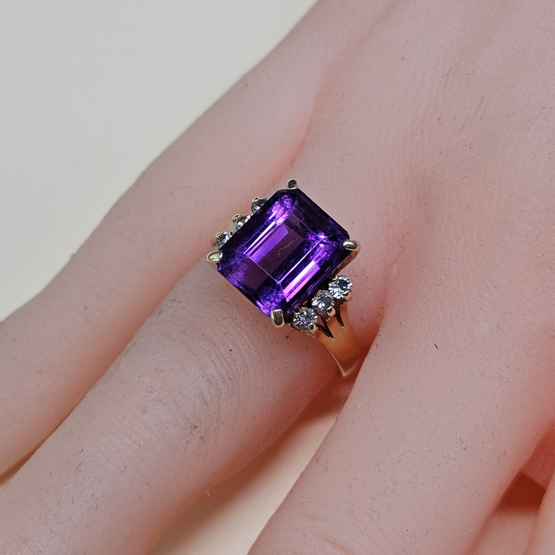 Vintage 14K Yellow Gold Appro 4ct Emerald Cut Vivid Amethyst Diamond Cocktail Ring Size 8