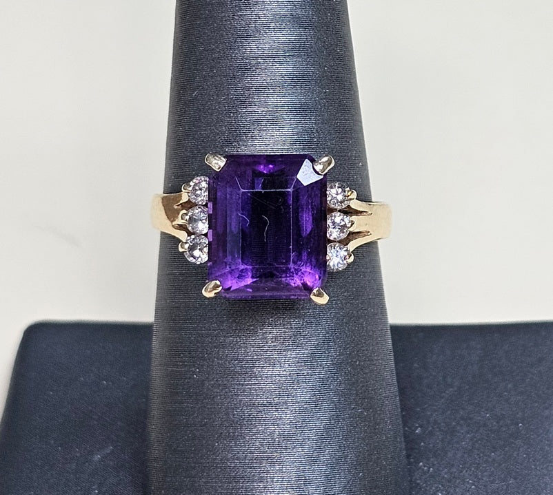 Vintage 14K Yellow Gold Appro 4ct Emerald Cut Vivid Amethyst Diamond Cocktail Ring Size 8