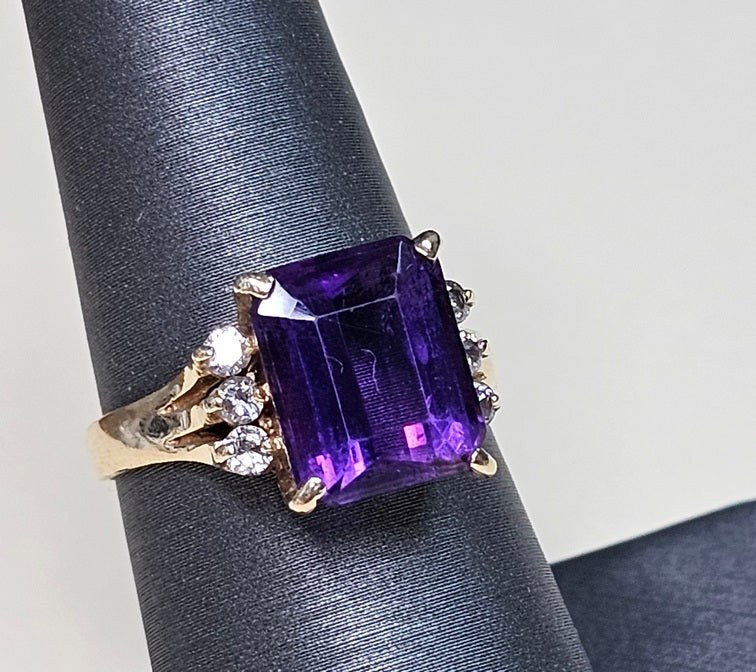 Vintage 14K Yellow Gold Appro 4ct Emerald Cut Vivid Amethyst Diamond Cocktail Ring Size 8