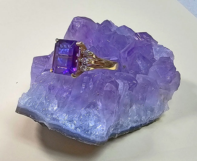 Vintage 14K Yellow Gold Appro 4ct Emerald Cut Vivid Amethyst Diamond Cocktail Ring Size 8