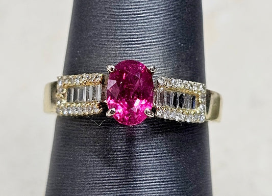 Beautiful Vintage Natural RUBY Baguette and Round Diamond Ring 14K Yellow Gold Size 6.5