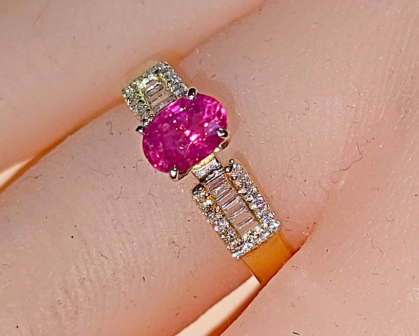 Beautiful Vintage Natural RUBY Baguette and Round Diamond Ring 14K Yellow Gold Size 6.5