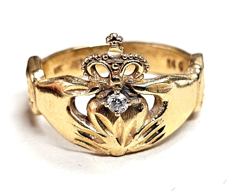 vtg Claddagh natural .04 ct Diamond Solid 14k Yellow Gold Ring Irish Wedding Ring