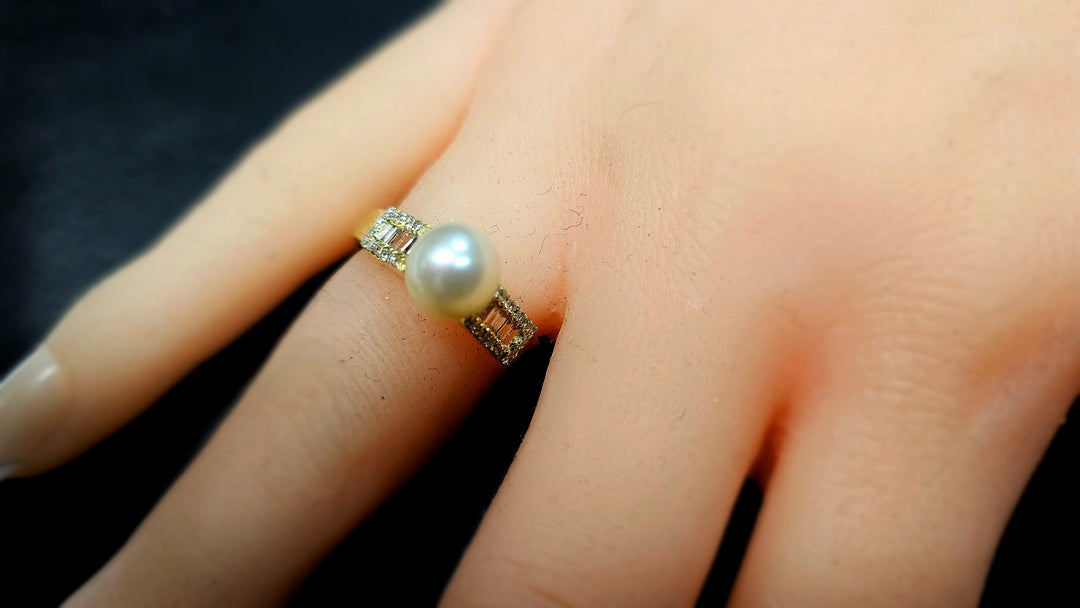 Classic 14k Solid Yellow Gold Tear Drop Pearl and Diamond Ring Size 6.5