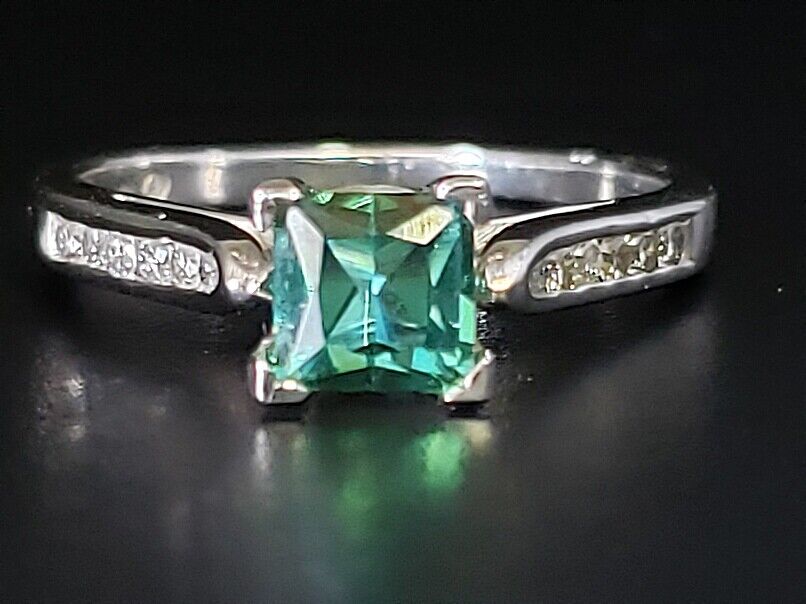 Platinum Princess Cut Green Tourmaline Diamond Ring Cocktail Engagement Size 6.5