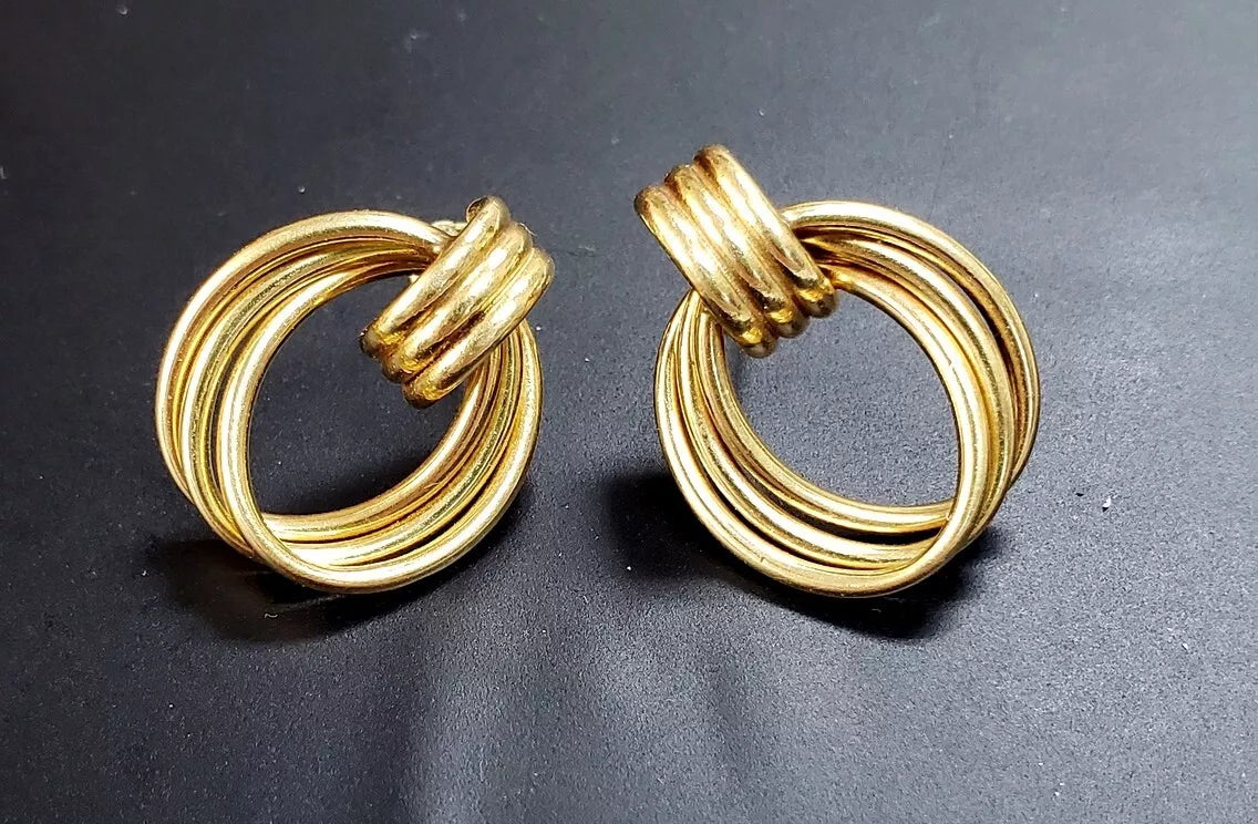 Have one to sell? Sell now 14K Gold Ribbed Twist Oval Earrings Tubular