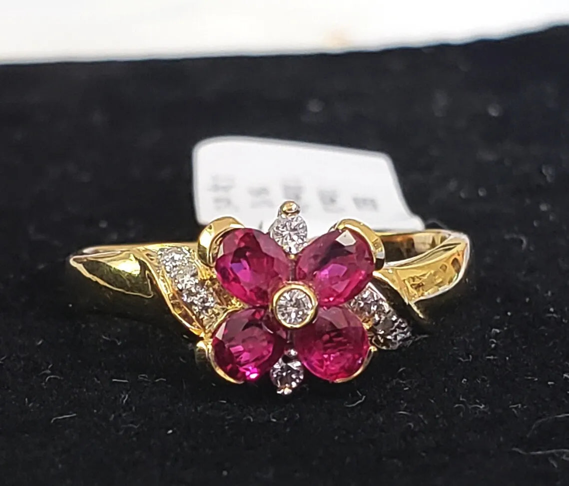 ESTATE DIAMOND & AAA OVAL RUBY 18K YELLOW GOLD FLOWER RING