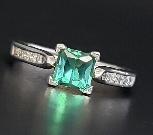 Platinum Princess Cut Green Tourmaline Diamond Ring Cocktail Engagement Size 6.5