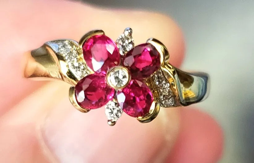 ESTATE DIAMOND & AAA OVAL RUBY 18K YELLOW GOLD FLOWER RING