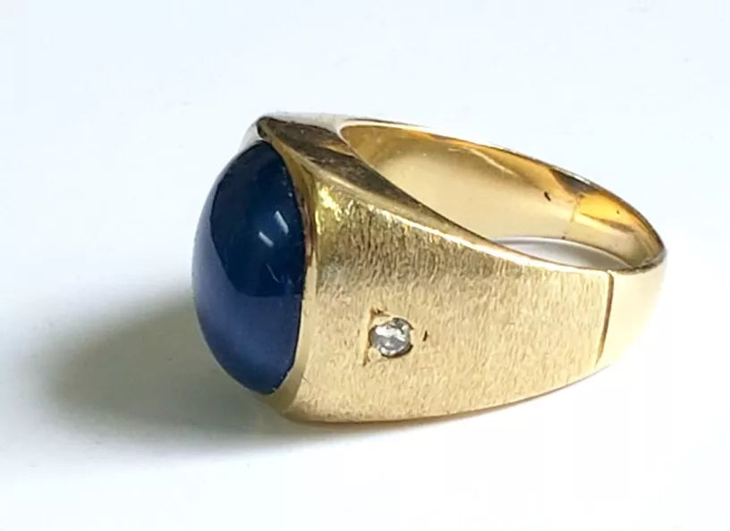 Vintage 14k Gold ~10cts Star Sapphire Cabochon and Diamond Ring Size 7