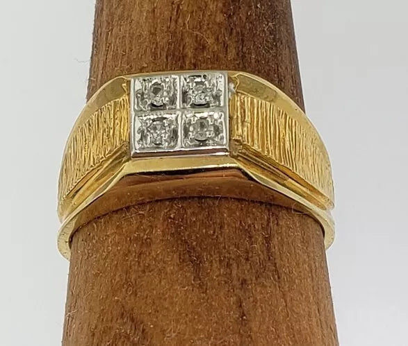 Vintage 14K Two Tone Gold four Diamonds Men’s Ring 7.4 gr. Size 10